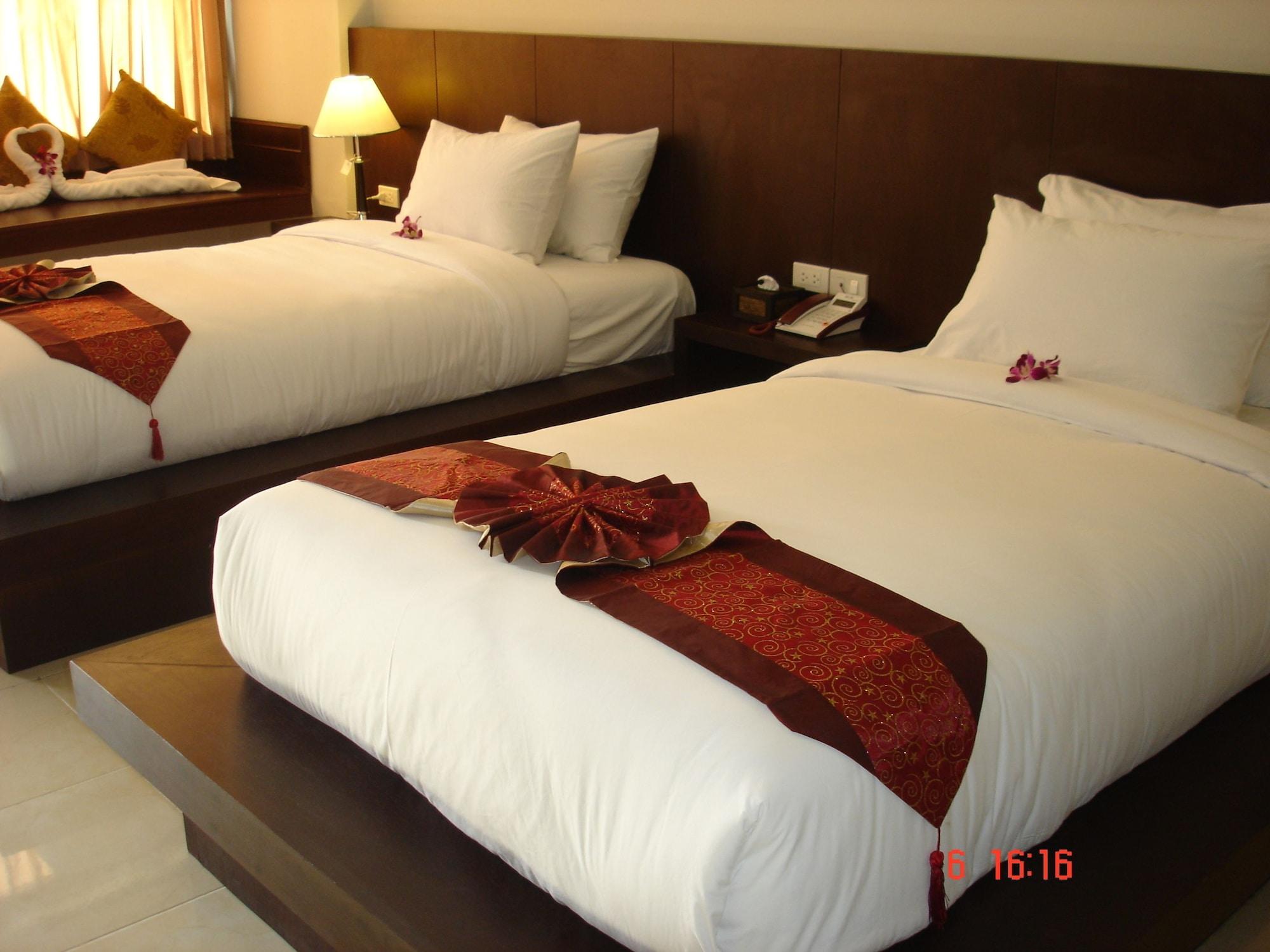 Sm Resort Patong Exterior foto