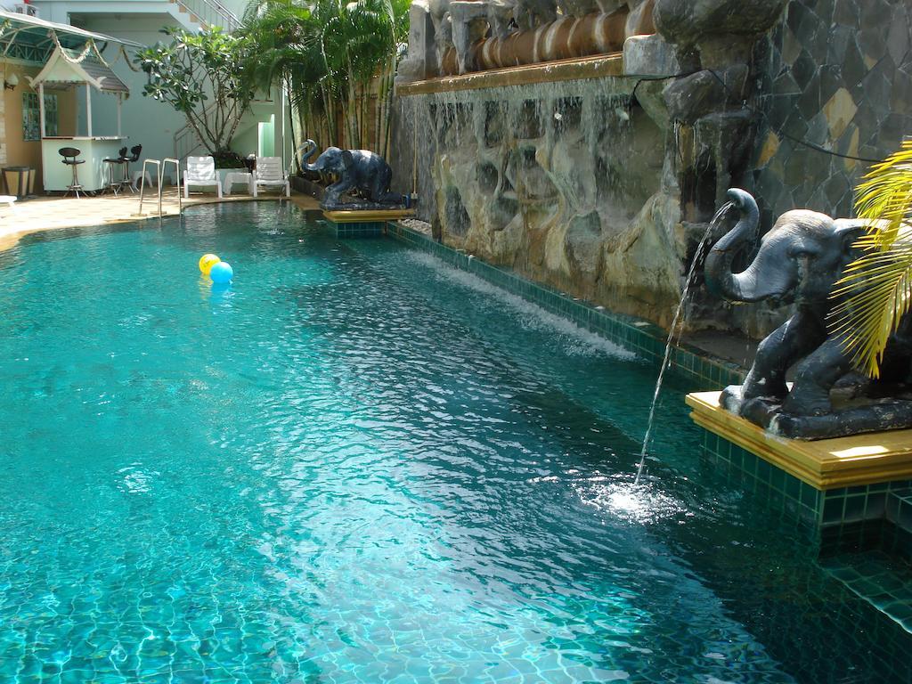 Sm Resort Patong Exterior foto